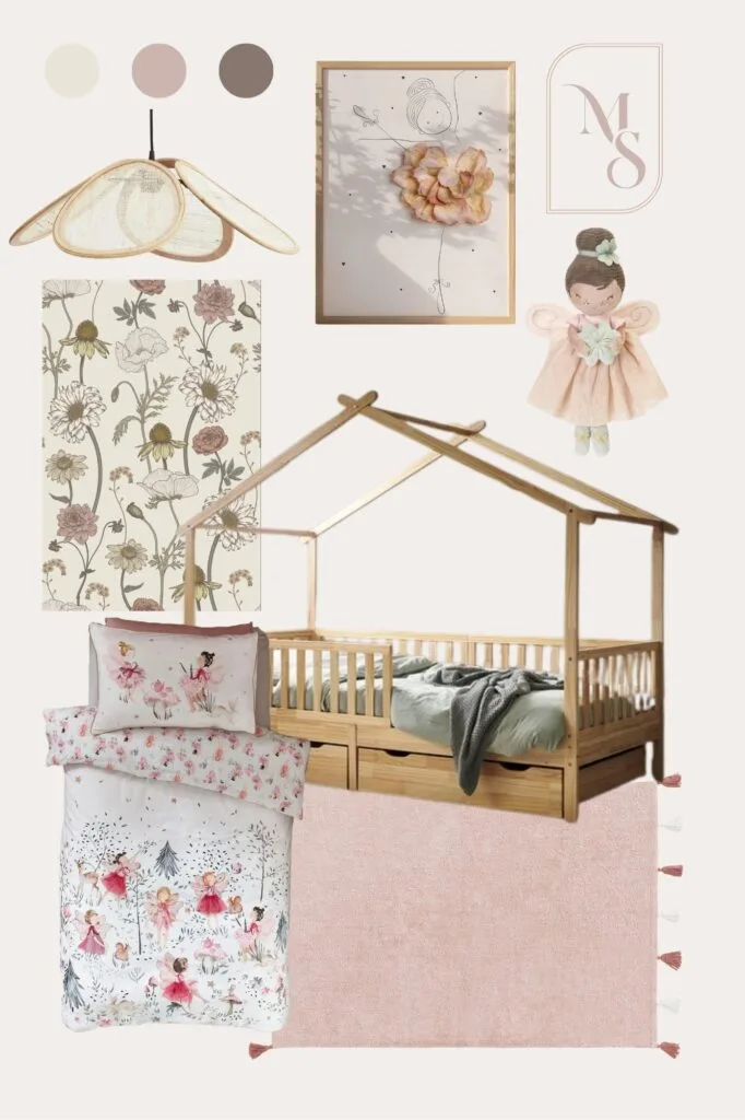 Kinderkamer met oudroze bloemenbehang, bedhuisje, elven dekbedovertrek, bloemenbehang, roze vloerkleed en sfeervolle accessoires in zachtroze tinten.